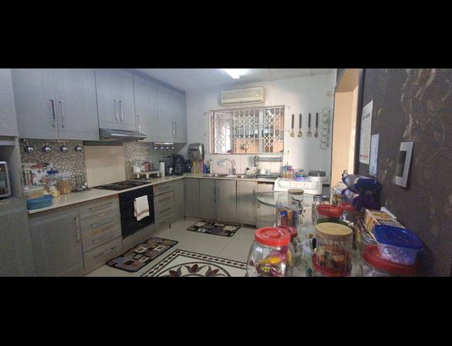 5 BEDROOM FREEHOLD FOR SALE IN STARWOOD